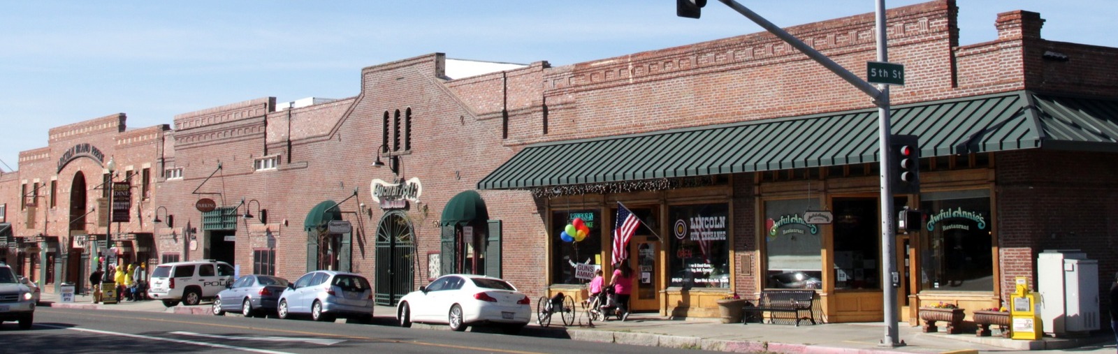Image of Lincoln Brand Feeds brick building in downtown Lincoln.
