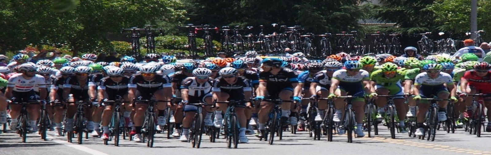 bicycle race on street